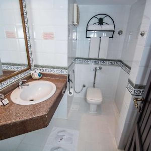 Zimmer mit zwei Einzelbetten